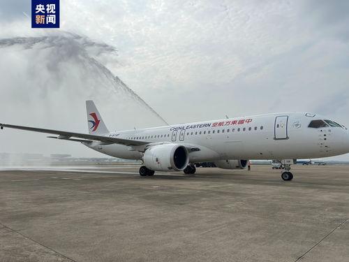 国产大飞机商业首飞视频,翱翔蓝天，见证中国航空工业新篇章